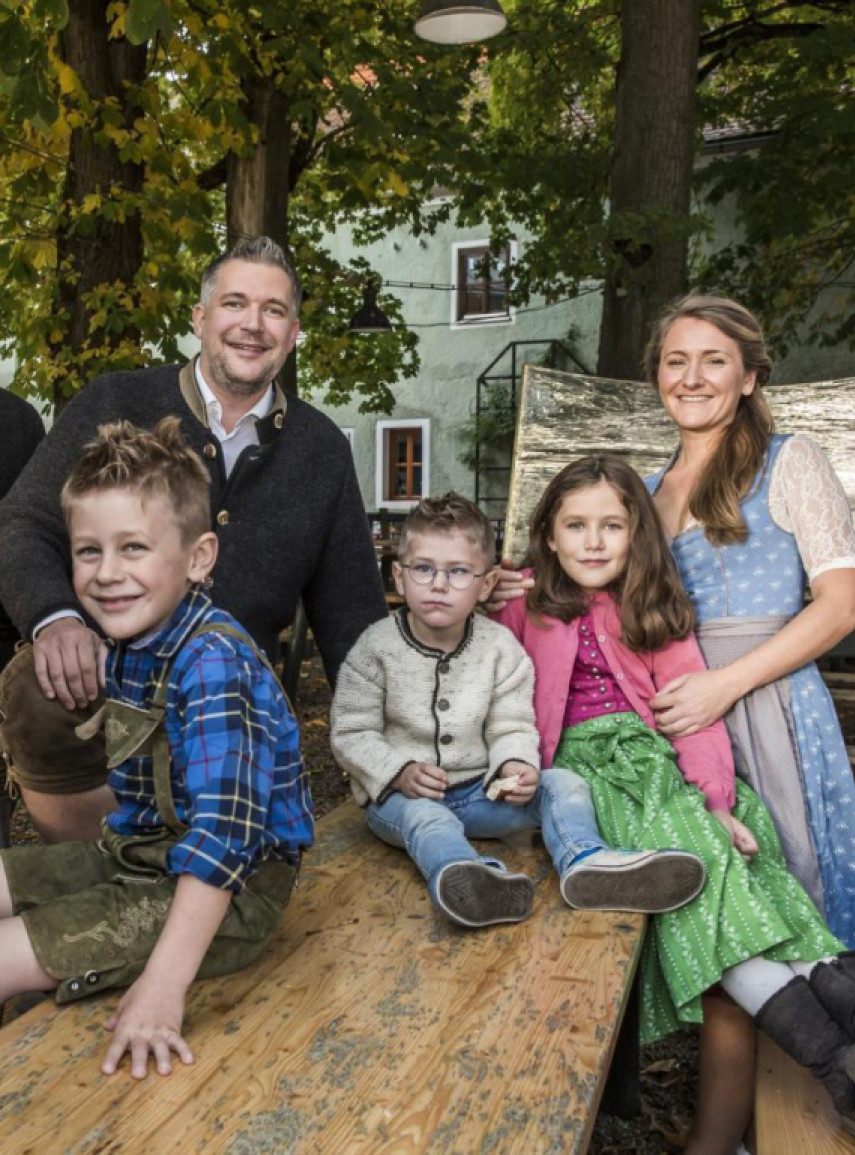 Die Gastgeberfamilie Röhrl im Biergarten
